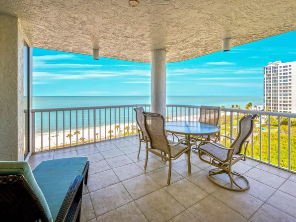 20 Seagate Dr APT 803, Naples, FL 34103