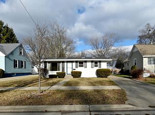 1319 Waverly Ave, Grand Haven, MI 49417