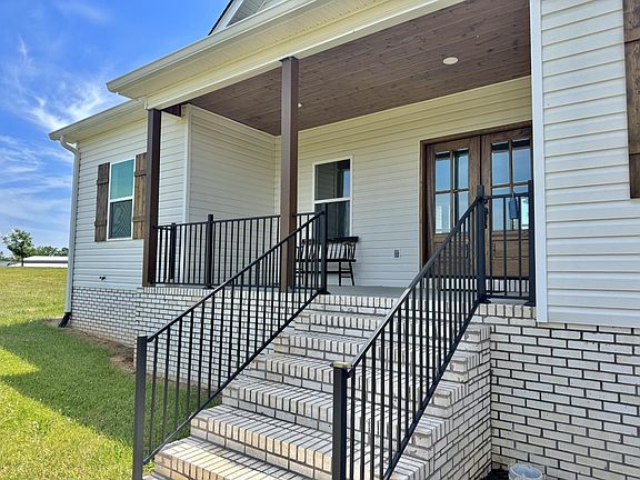 4th image of 325 Henderson Rd