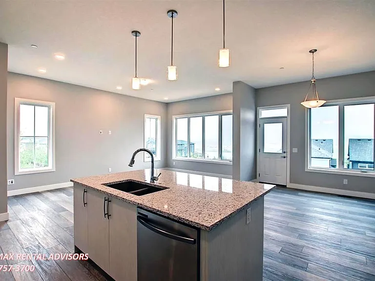 143 Lucas Ter NW #UPPER — Photo 6