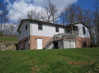 261 Pine Dr, Butler, PA 16002