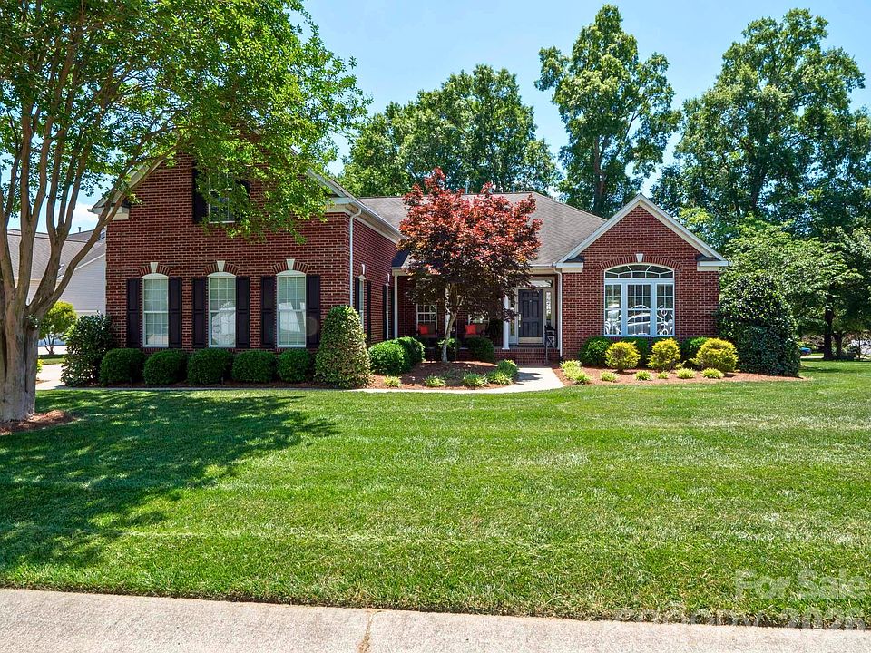 1st image of 1000 Irish Moss Ln