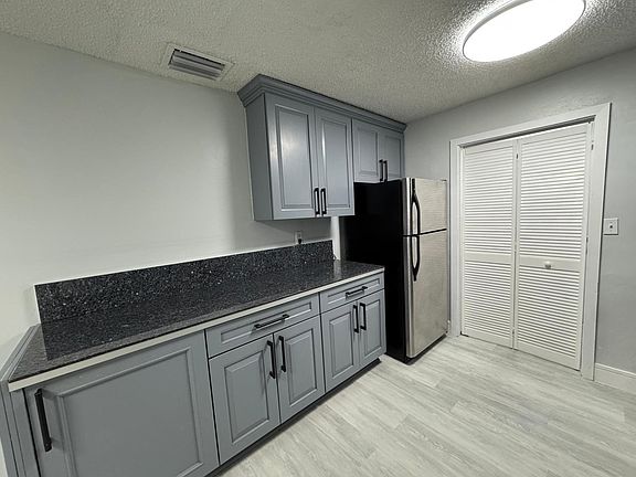 4th image of 6100 NE 4th Avenue