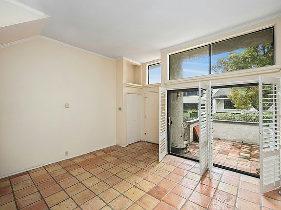 3rd image of 3290 Via Alicante