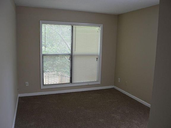 5th image of 192 Governors Dr