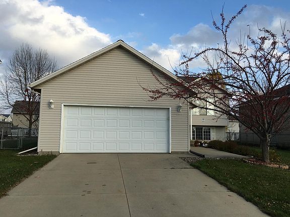 Attached-2-Car-Garage