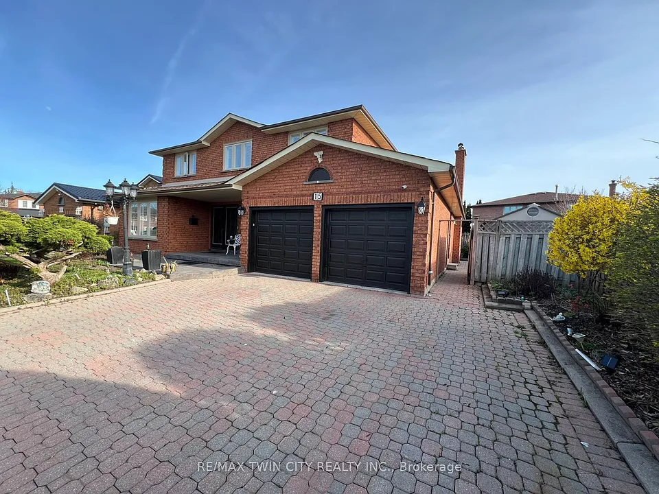 15 Ivory Ct