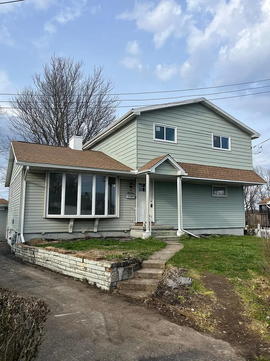 1014 Maine Ave photo 1