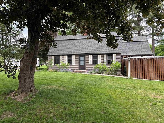 3rd image of 10 Martha Drive