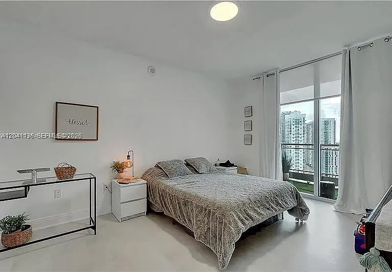 90 SW 3rd St #3211 — Photo 16