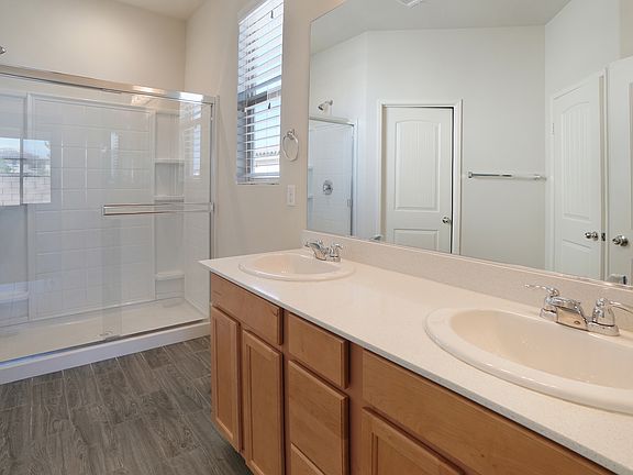 4th image of 1170 Cordozo St