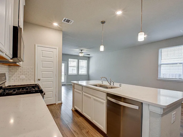18572 Meadow Point Ln — Photo 15