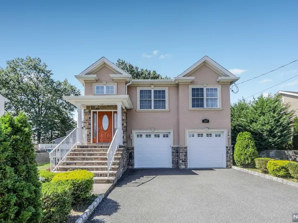 117 Fournier Cres, Elmwood Park, NJ 07407