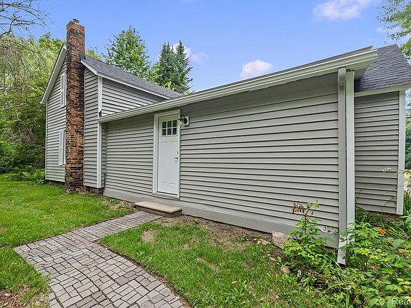 2nd image of 420 N Baldwin Rd