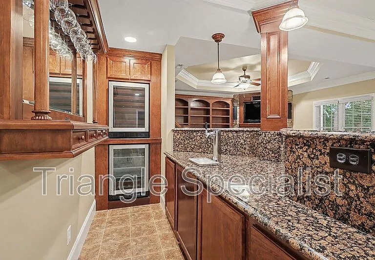 6121 Carlyle Dr — Photo 23