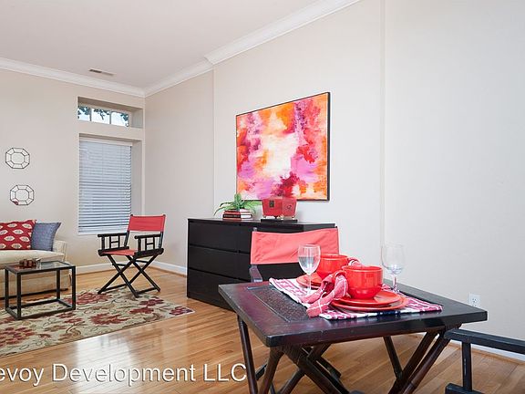 3rd image of 5636 Waterman Blvd APT 32