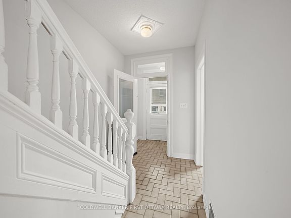 4th image of 176 Rochester St