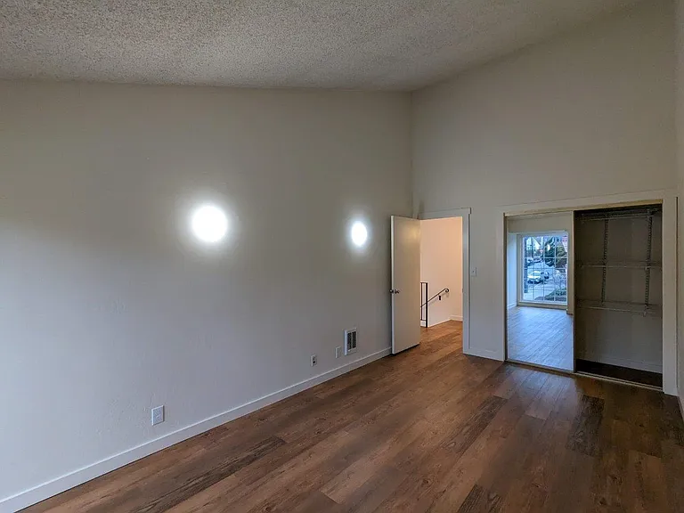 Oxford-Cedar Apartments — Photo 34