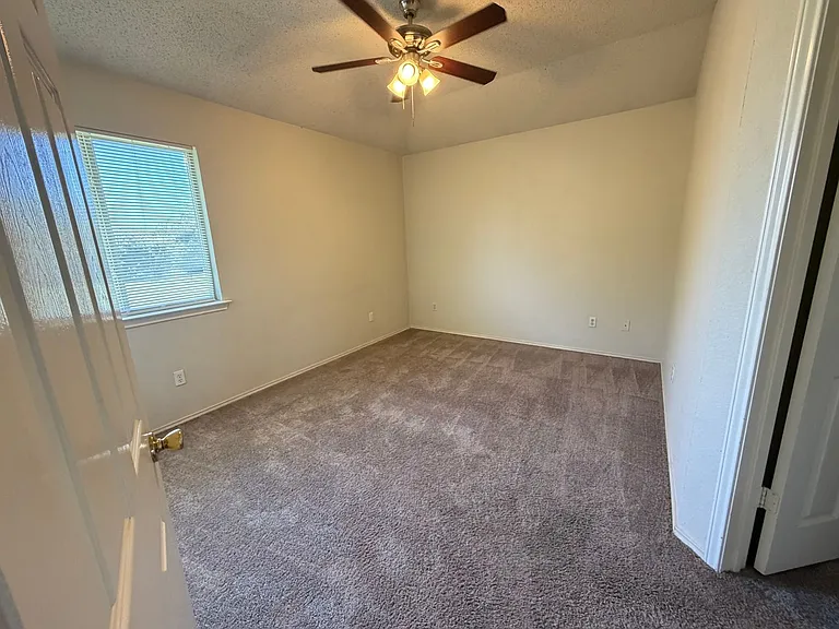 2213 Schwald Rd — Photo 10