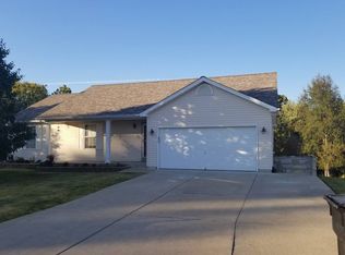 11 Horseshoe Ct, Wright City, MO 63390