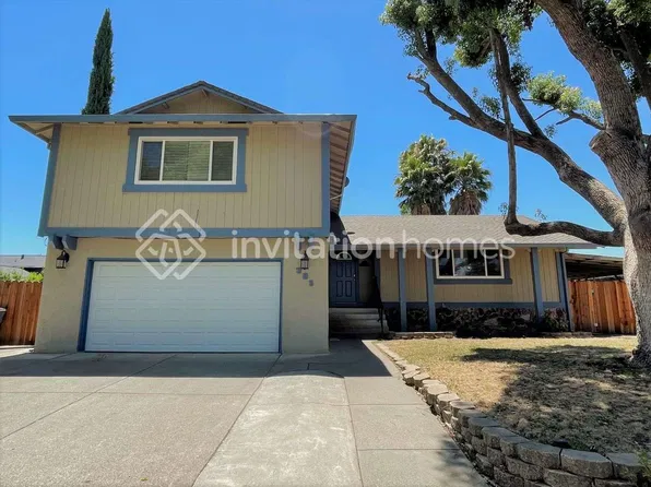 385 Woodside Cir, Vacaville, CA 95688