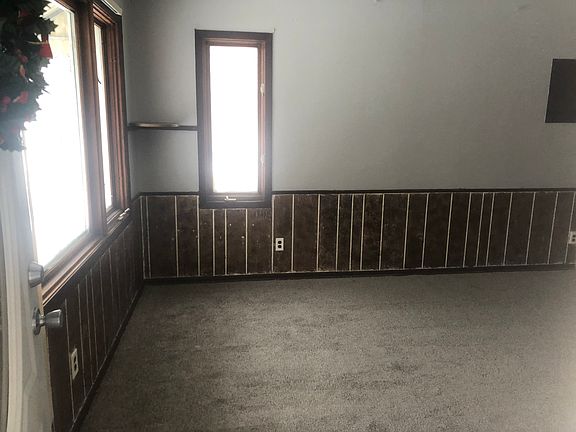 2nd image of 663 Winslow Ave #1