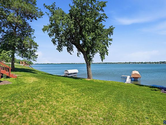 4th image of 5471 S Shore Dr