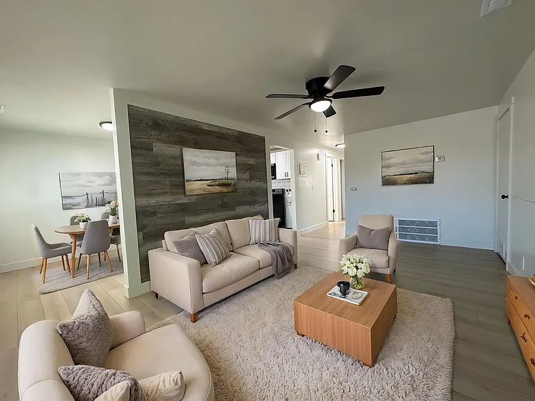 1801 W Parkway Blvd — Photo 11
