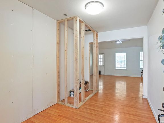 5th image of 9210 SHADOW LAWN CIR