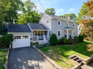 37 Century Ln, Milton, MA 02186