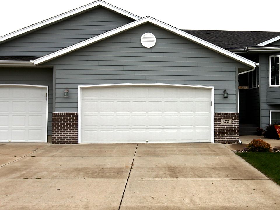 1st image of 3721 Jackson Ave