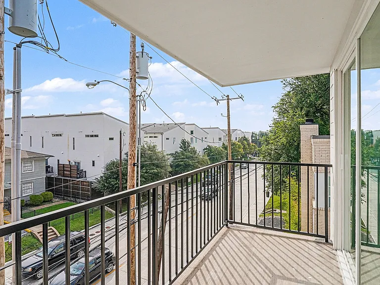 2217 N Fitzhugh Ave #301 — Photo 25