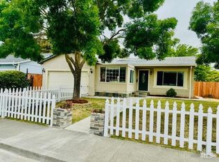 999 Crinella Dr, Petaluma, CA