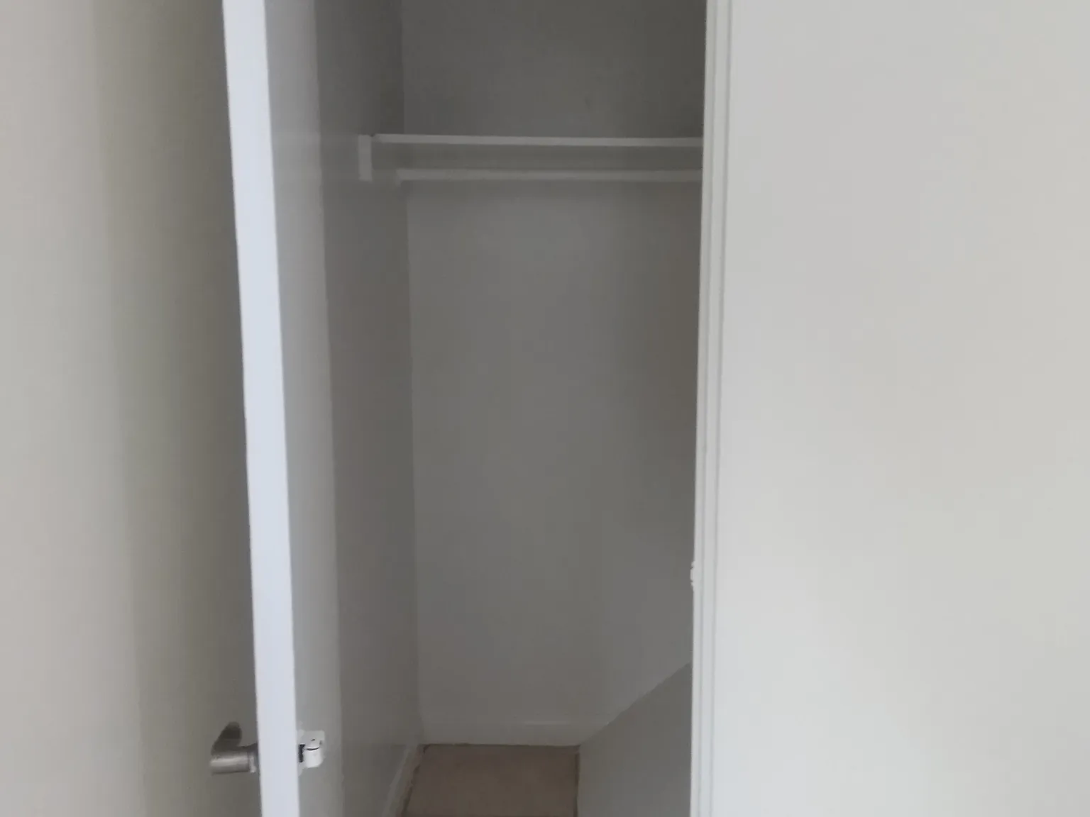 2 bed, $3,200 — Photo 2