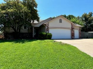 1533 E Juniper Ct, Derby, KS 67037