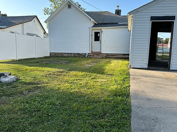 4th image of 510 E Finley Ave