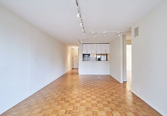 3rd image of 445 5th Ave #22C