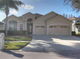 18942 Maisons Dr, Lutz, FL 33558