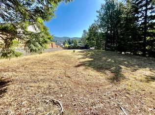 272 Mountain Valley Way, Cave Junction, OR 97523