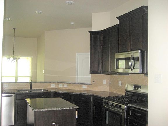 3rd image of 1428 Clayton Ln