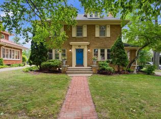 1534 Upper Pkwy S, Wauwatosa, WI 53213