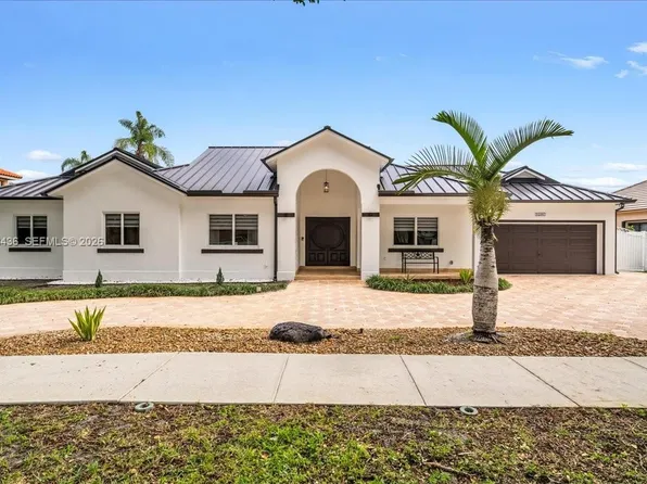 15507 NW 82nd Ct, Miami Lakes, FL 33016