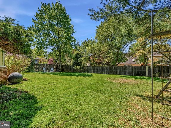 3rd image of 3 Stony Meadow Ct
