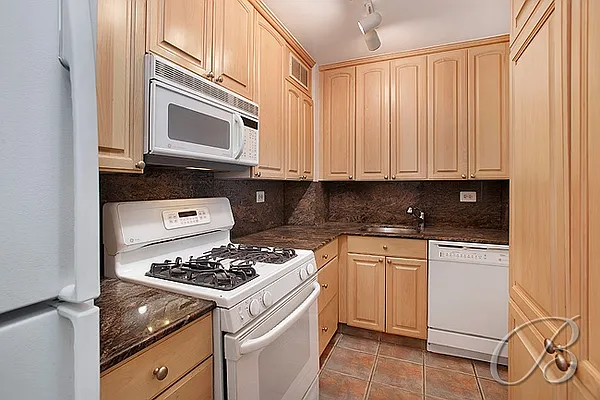 Sold by Bellmarc Realty | media 10