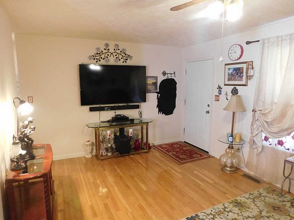 5th image of 2873 Chinquapin Ln