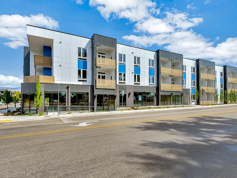 Parkway Apartments — Photo 13
