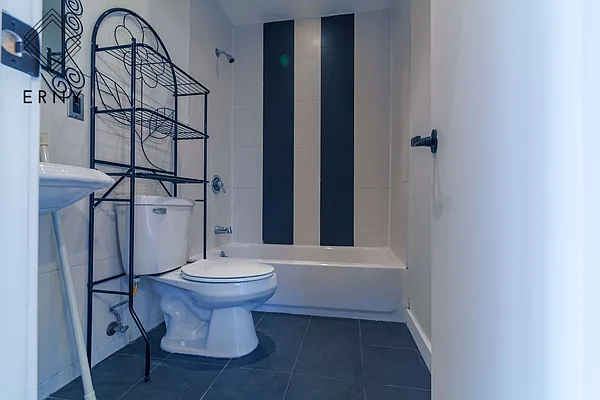 Rented by ERNY LLC | media 18