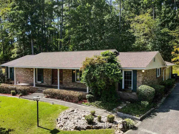 1512 Lakeshore Dr, Anniston, AL 36207