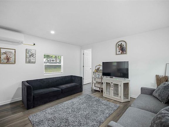4th image of 5620 SE 29th Ct