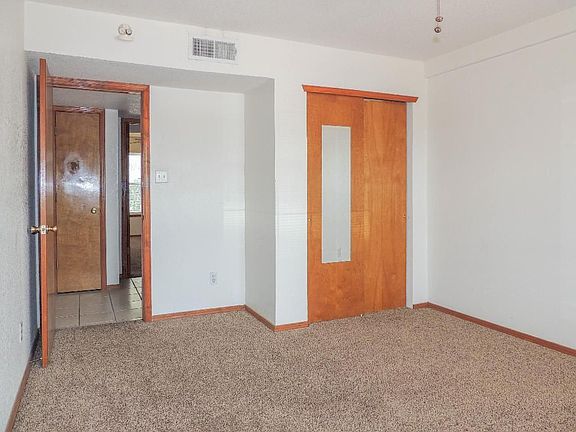 5th image of 1609 John Ring Ln